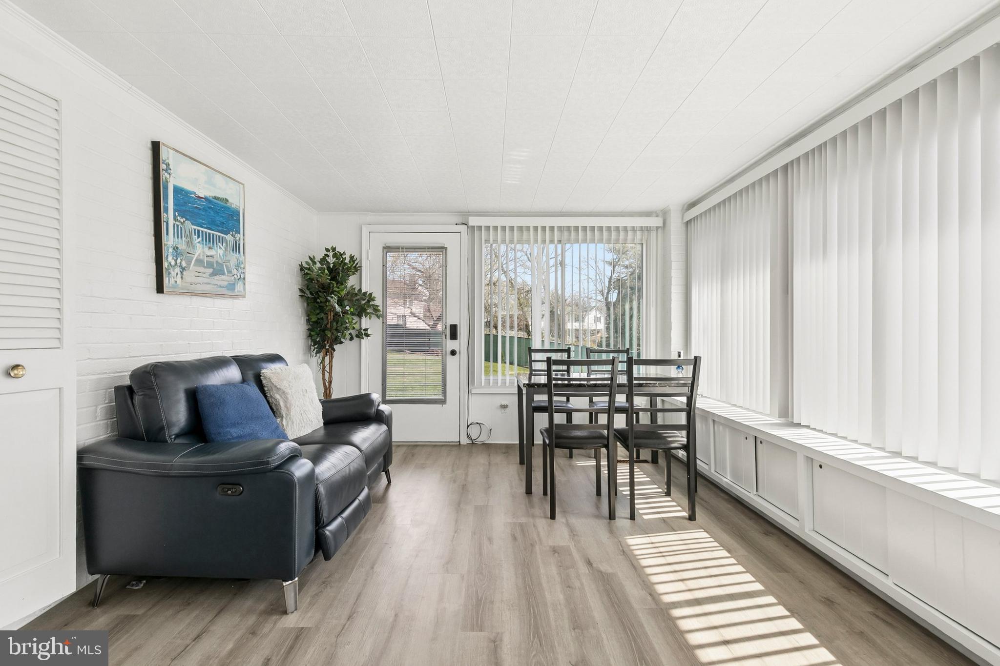 MEADOWOOD - Residential