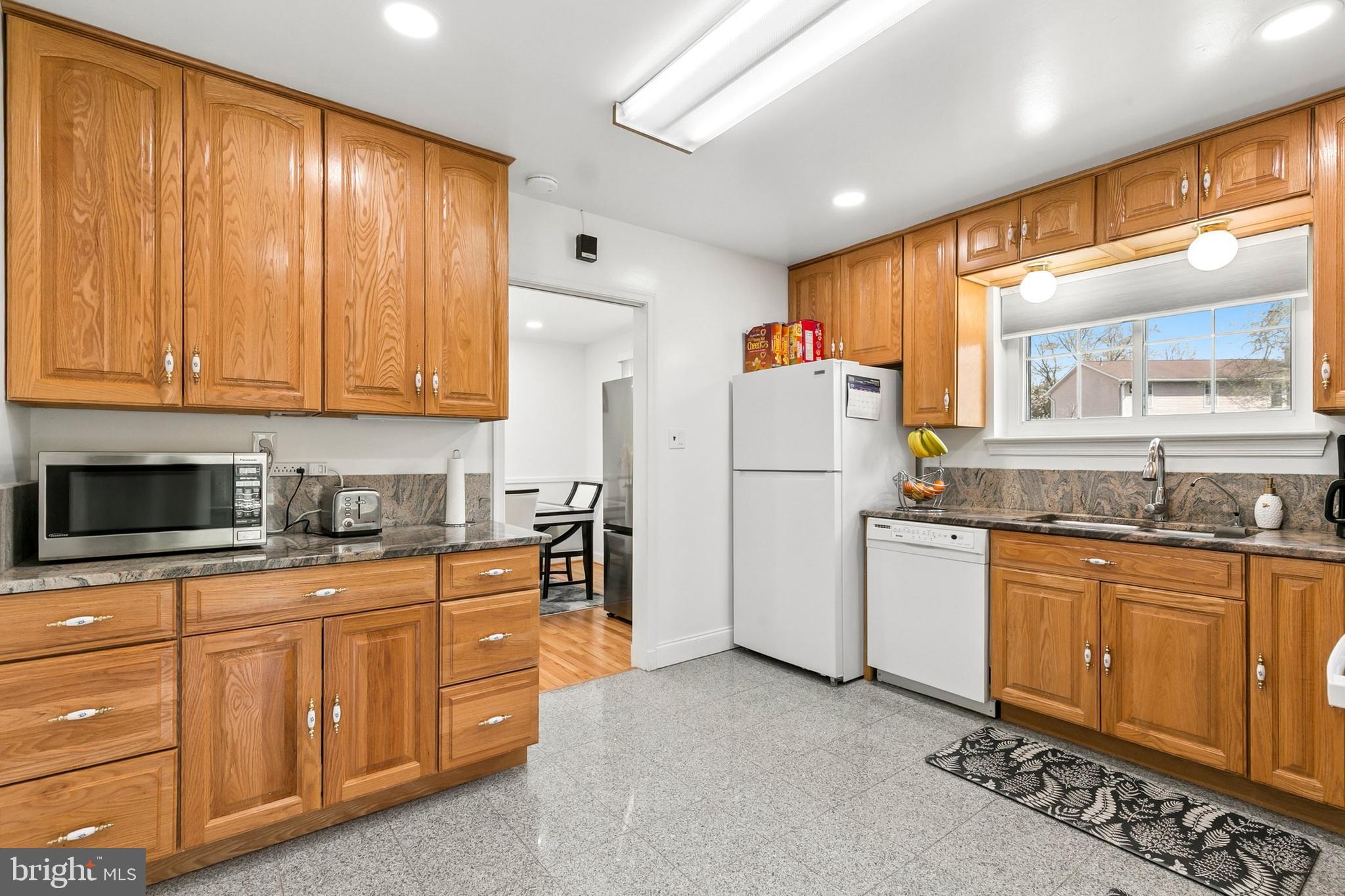 MEADOWOOD - Residential