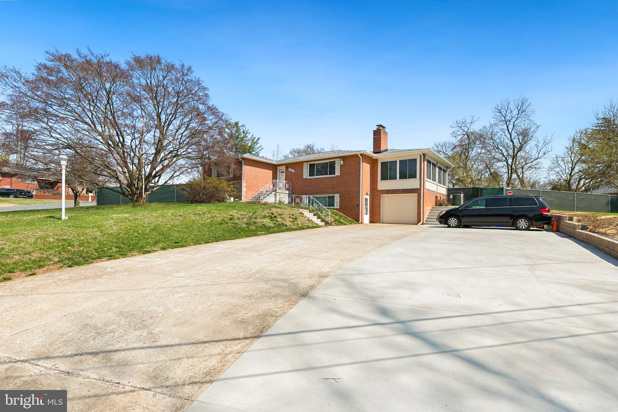 MEADOWOOD - Residential