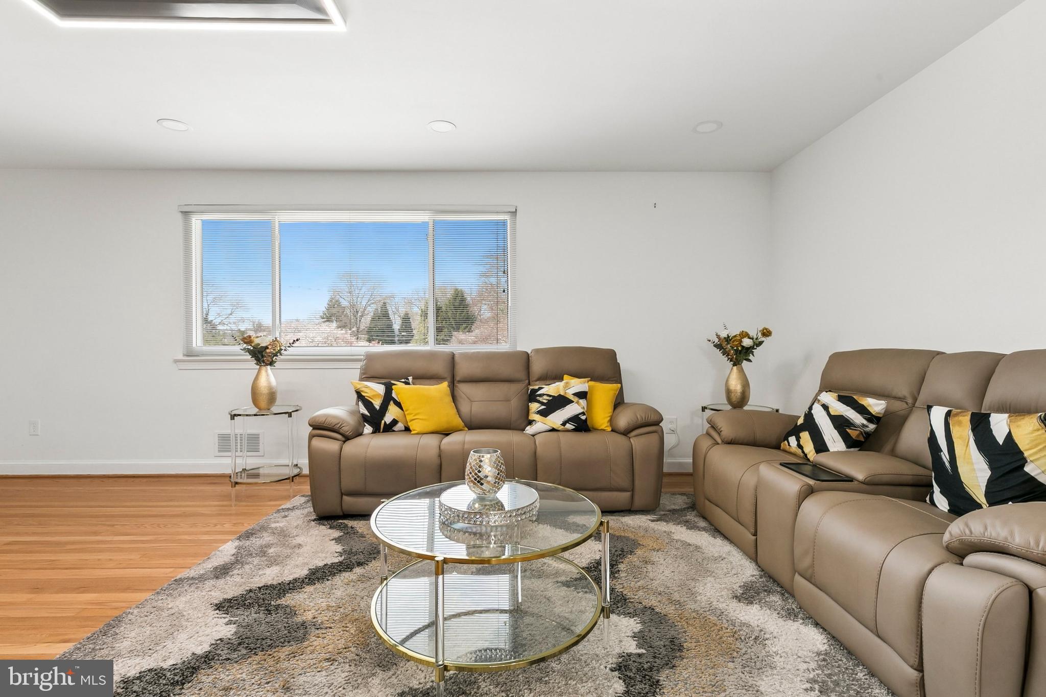 MEADOWOOD - Residential