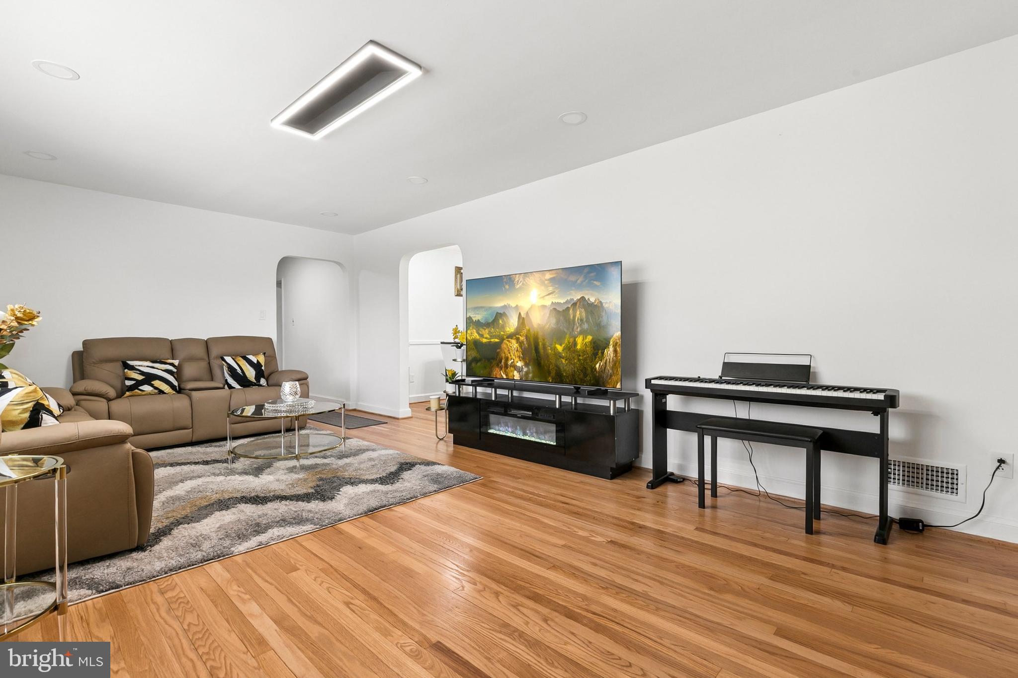 MEADOWOOD - Residential