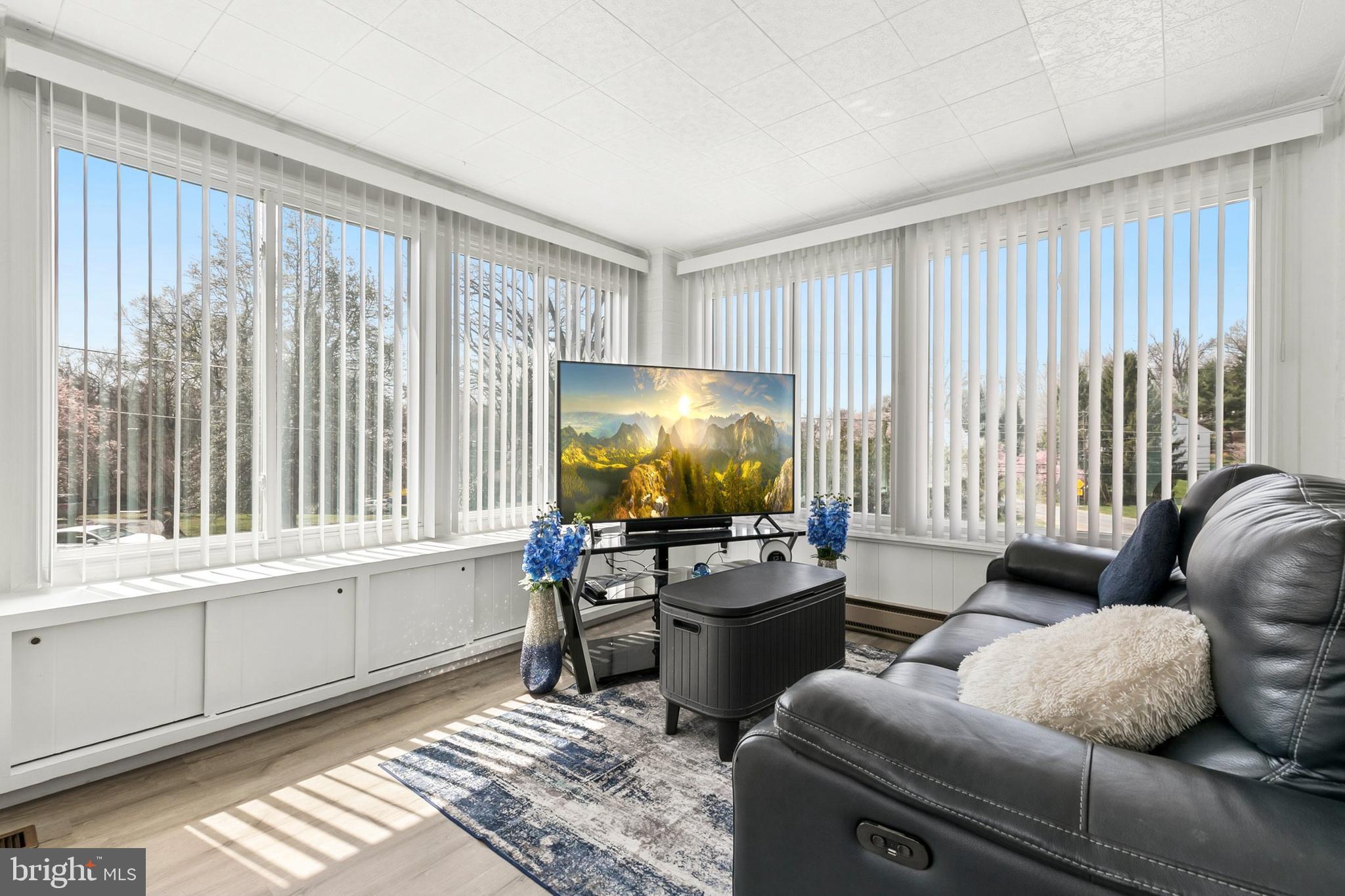 MEADOWOOD - Residential