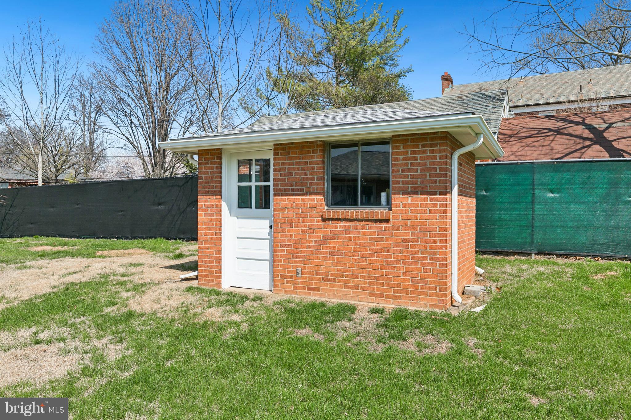 MEADOWOOD - Residential