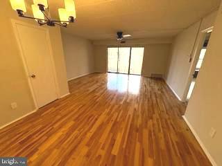 VALLEY GLEN - Residential