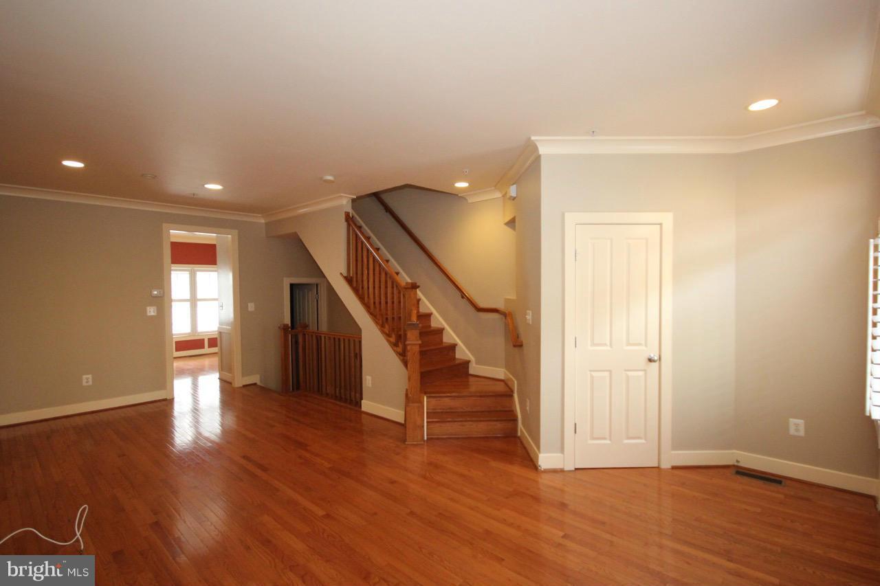 CLARENDON CENTER - Residential Lease