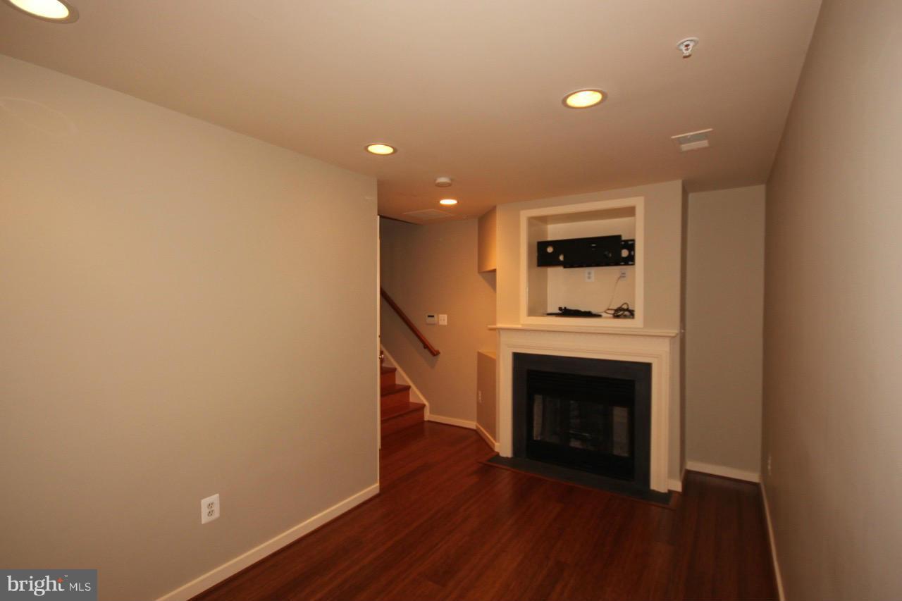 CLARENDON CENTER - Residential Lease