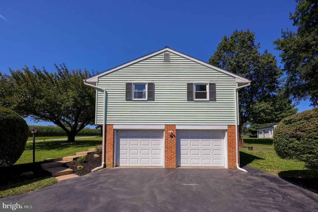 Photo of 127 W Lexington Road, LITITZ, PA 17543 (MLS # PALA2075232)