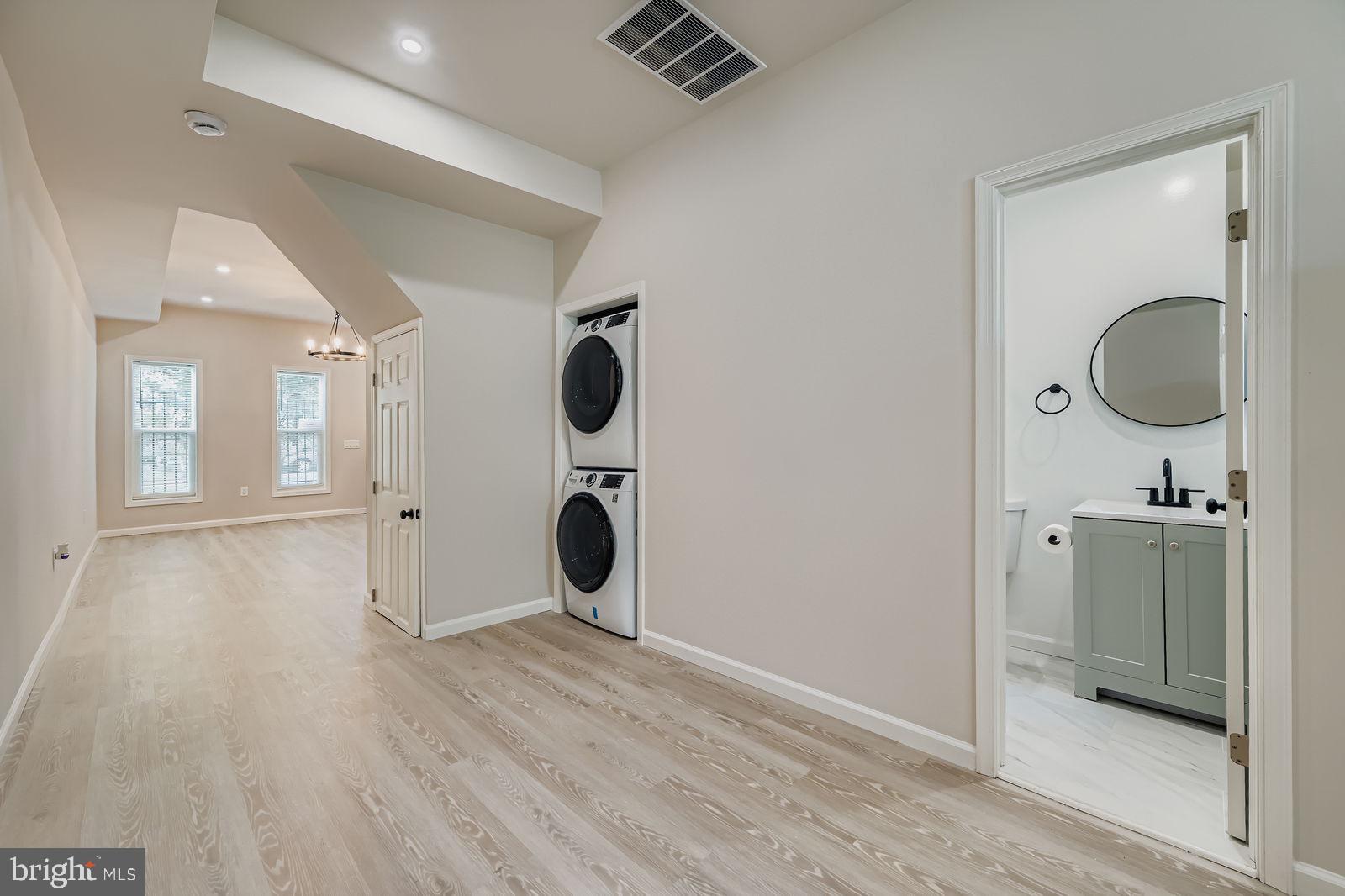 SANDTOWN-WINCHESTER - Residential