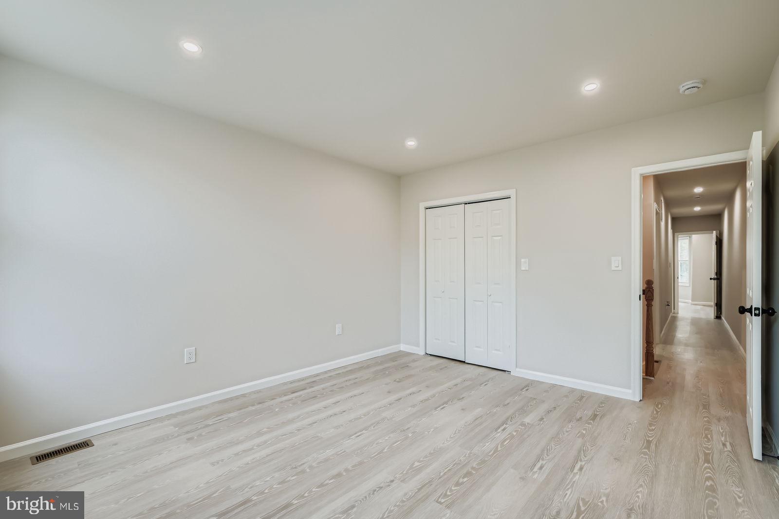 SANDTOWN-WINCHESTER - Residential