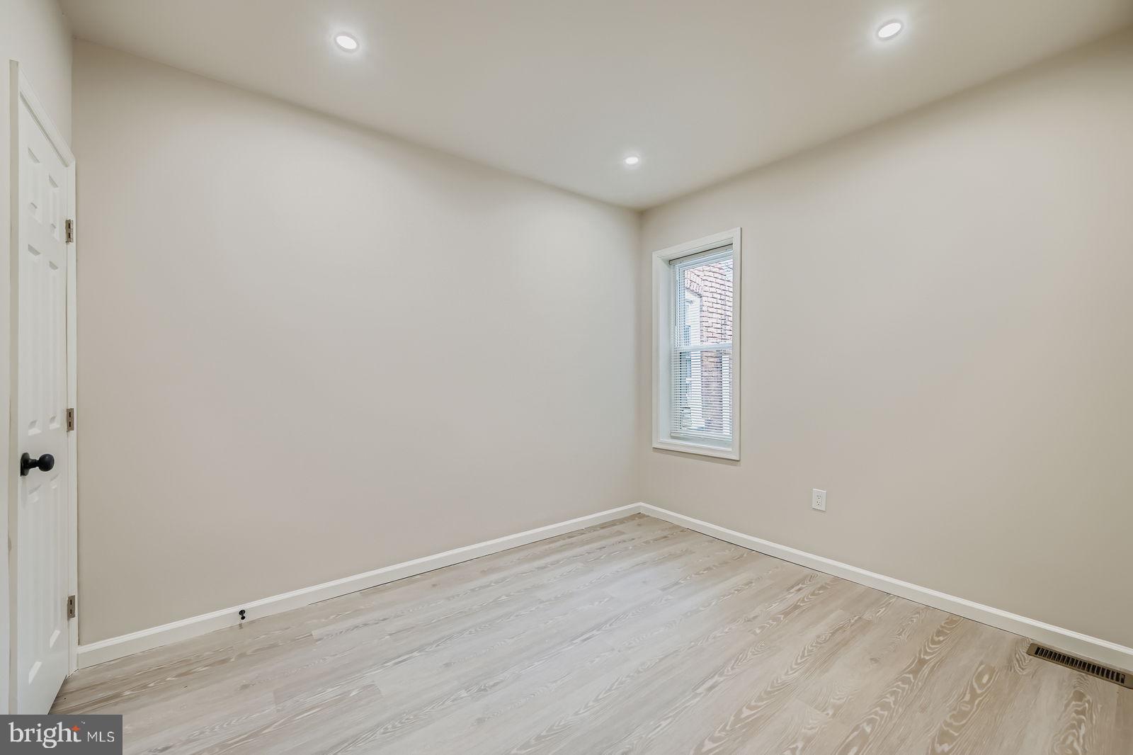 SANDTOWN-WINCHESTER - Residential