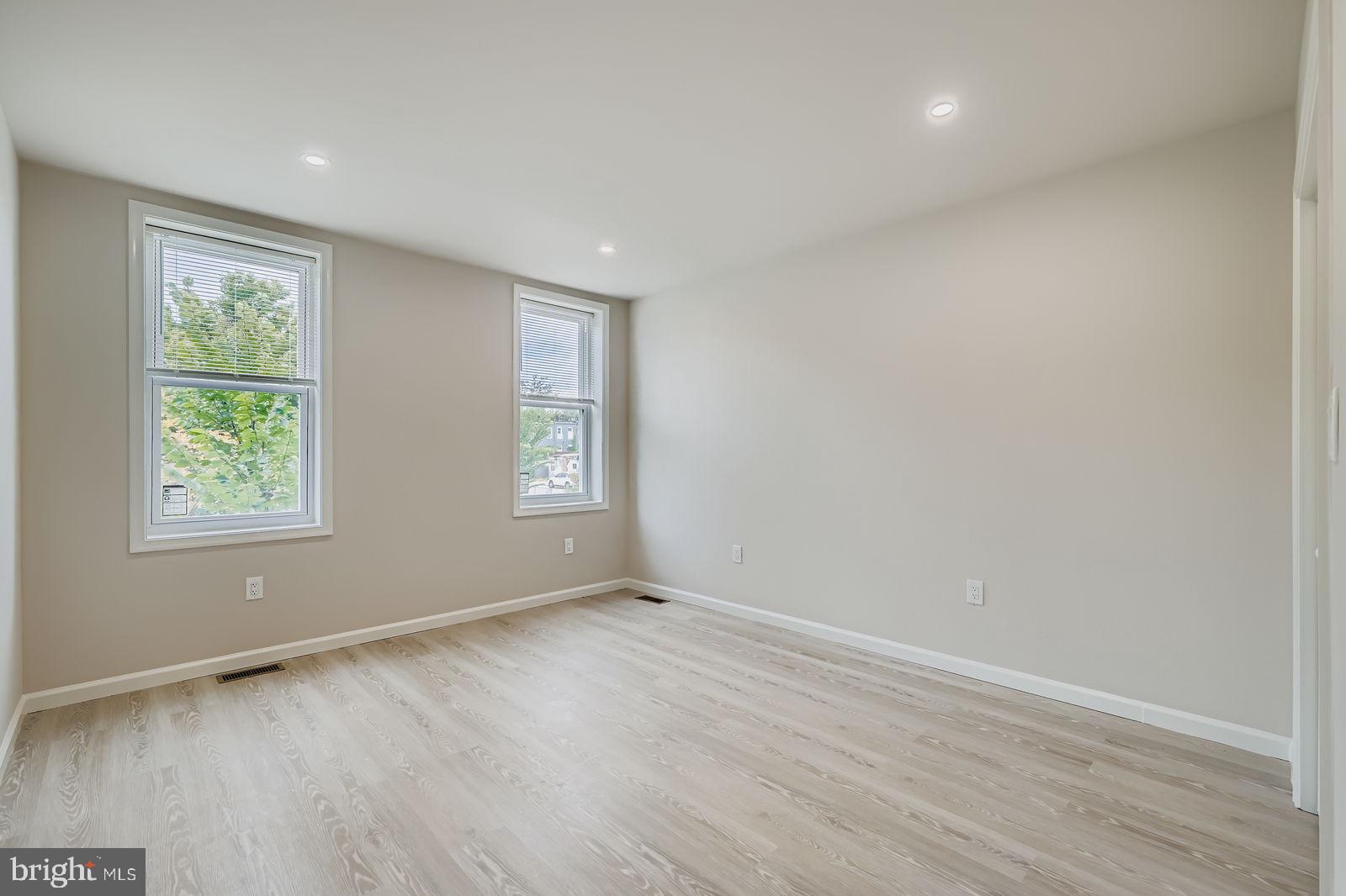 SANDTOWN-WINCHESTER - Residential