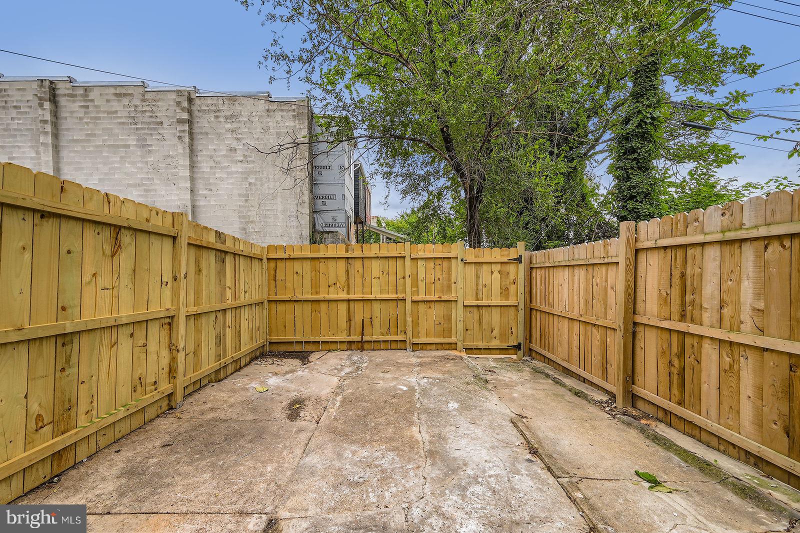 SANDTOWN-WINCHESTER - Residential