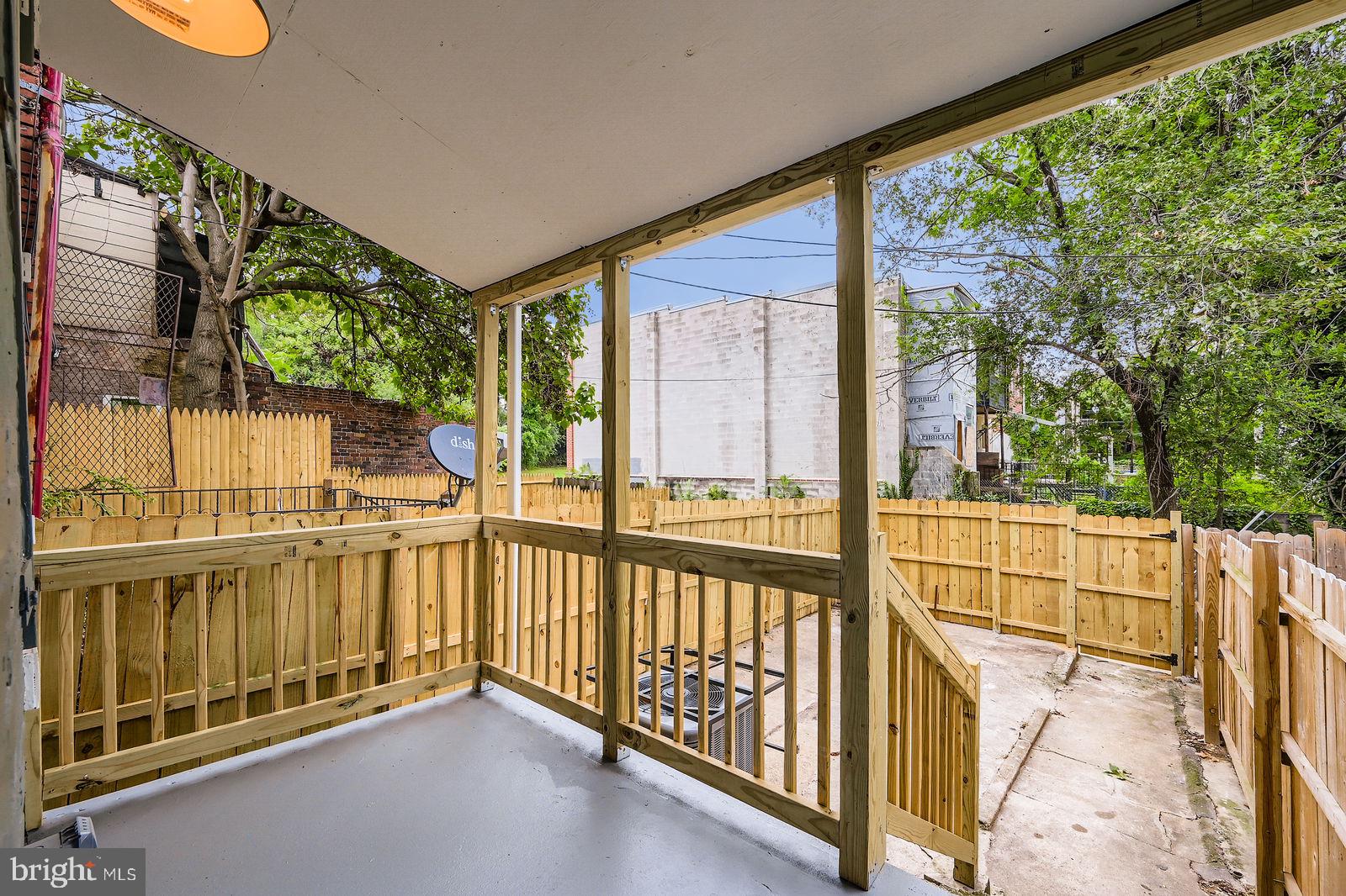 SANDTOWN-WINCHESTER - Residential