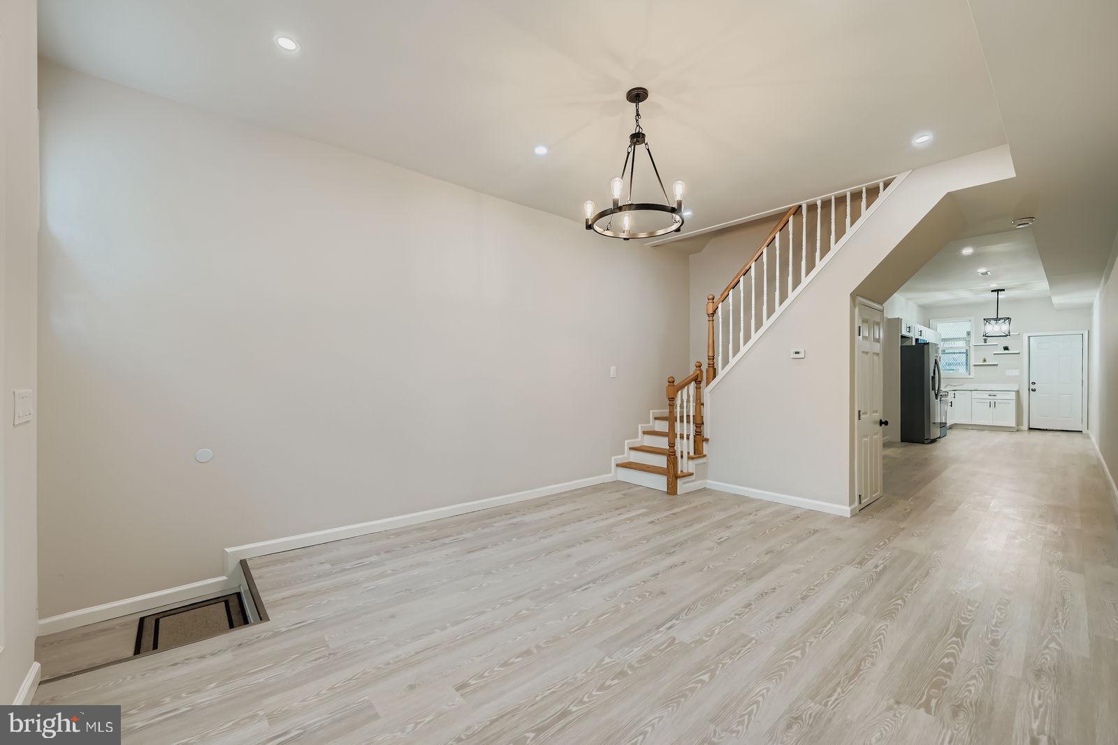 SANDTOWN-WINCHESTER - Residential