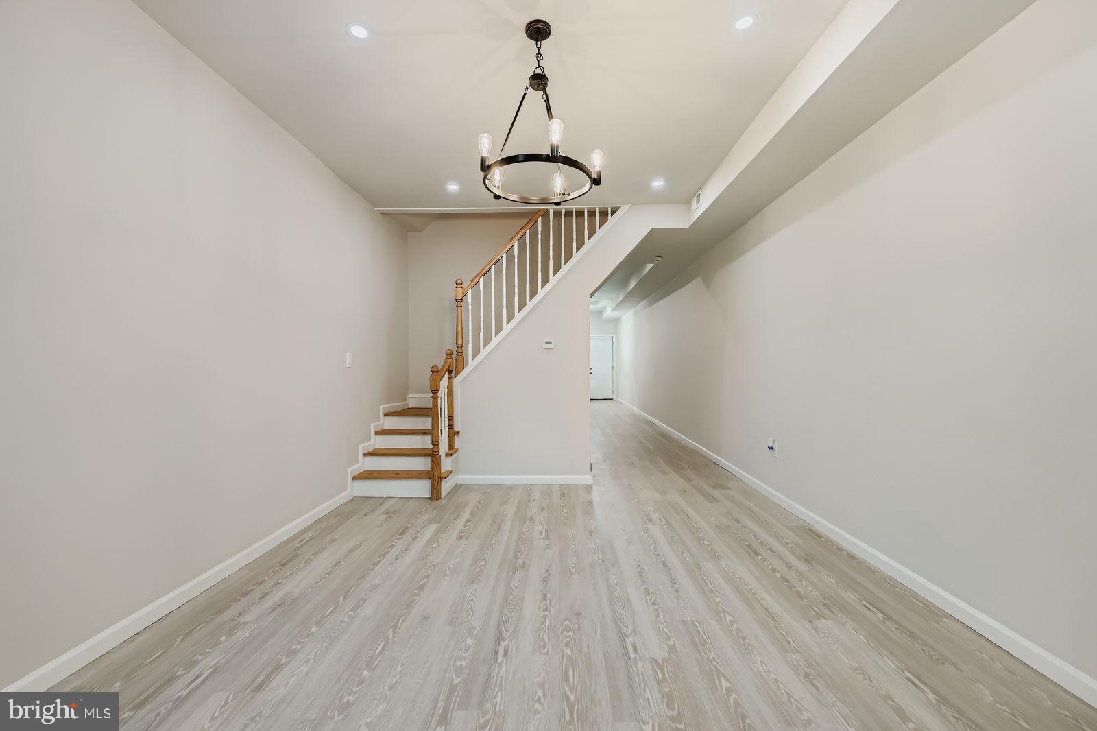 SANDTOWN-WINCHESTER - Residential