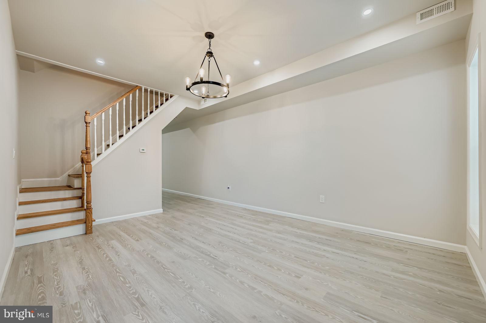 SANDTOWN-WINCHESTER - Residential