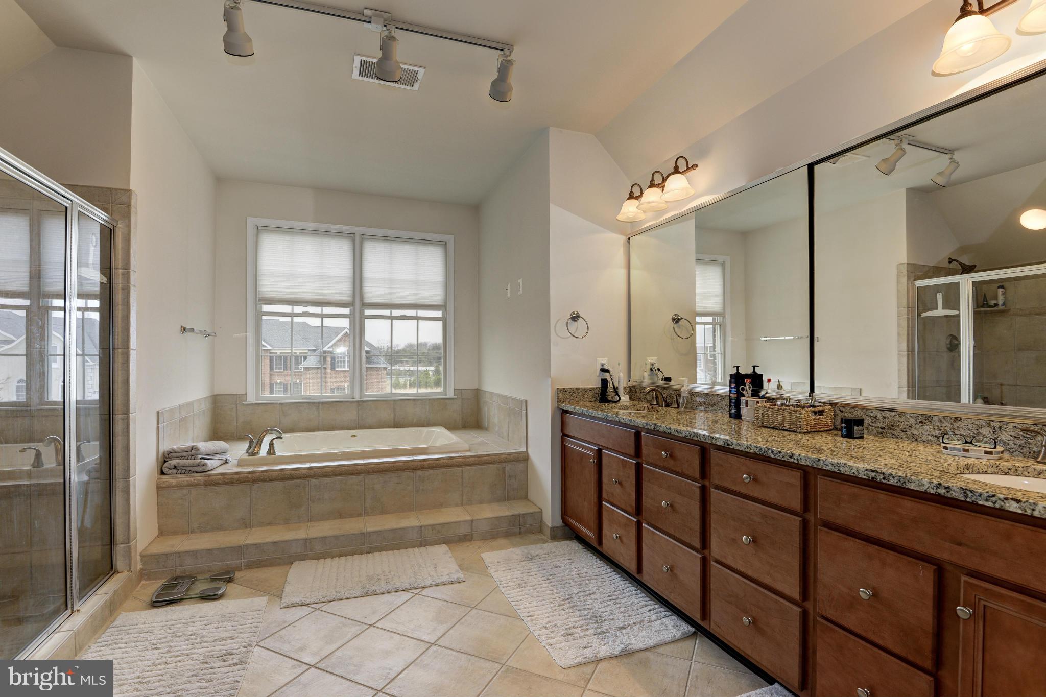 CEDAR HUNT - Residential