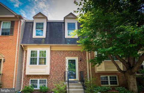 Photo of 6168 Forest Creek Court, SPRINGFIELD, VA 22152 (MLS # VAFX2316122)