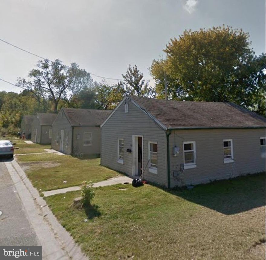 Attention Investors! Don't miss this rare opportunity to acquire four single- family homes being sold as a package.
each home features:
3 Bedrooms 1 bathroom with a eat in Kitchen.
Approximately 800 Sq ft of living space.
currently have all four with tenants.
Situated on a combine 17,000 sq ft lot, 
Listed for 950,000