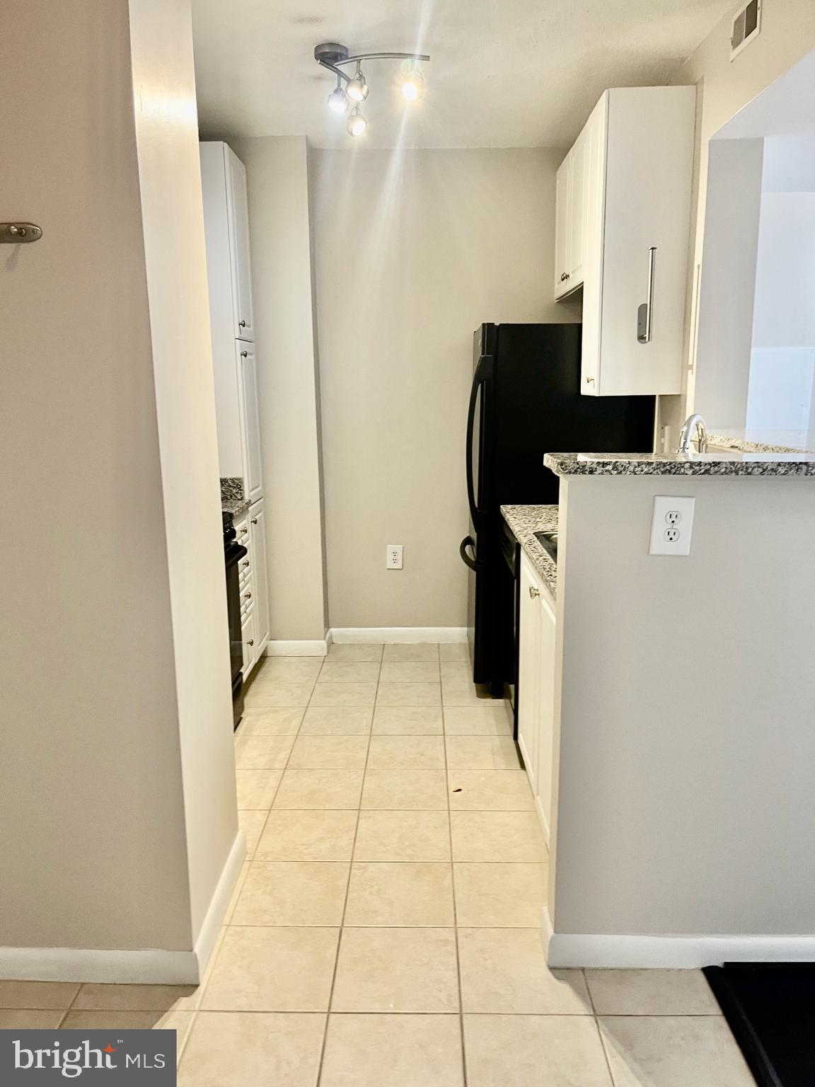 CONTINENTAL - Residential Lease