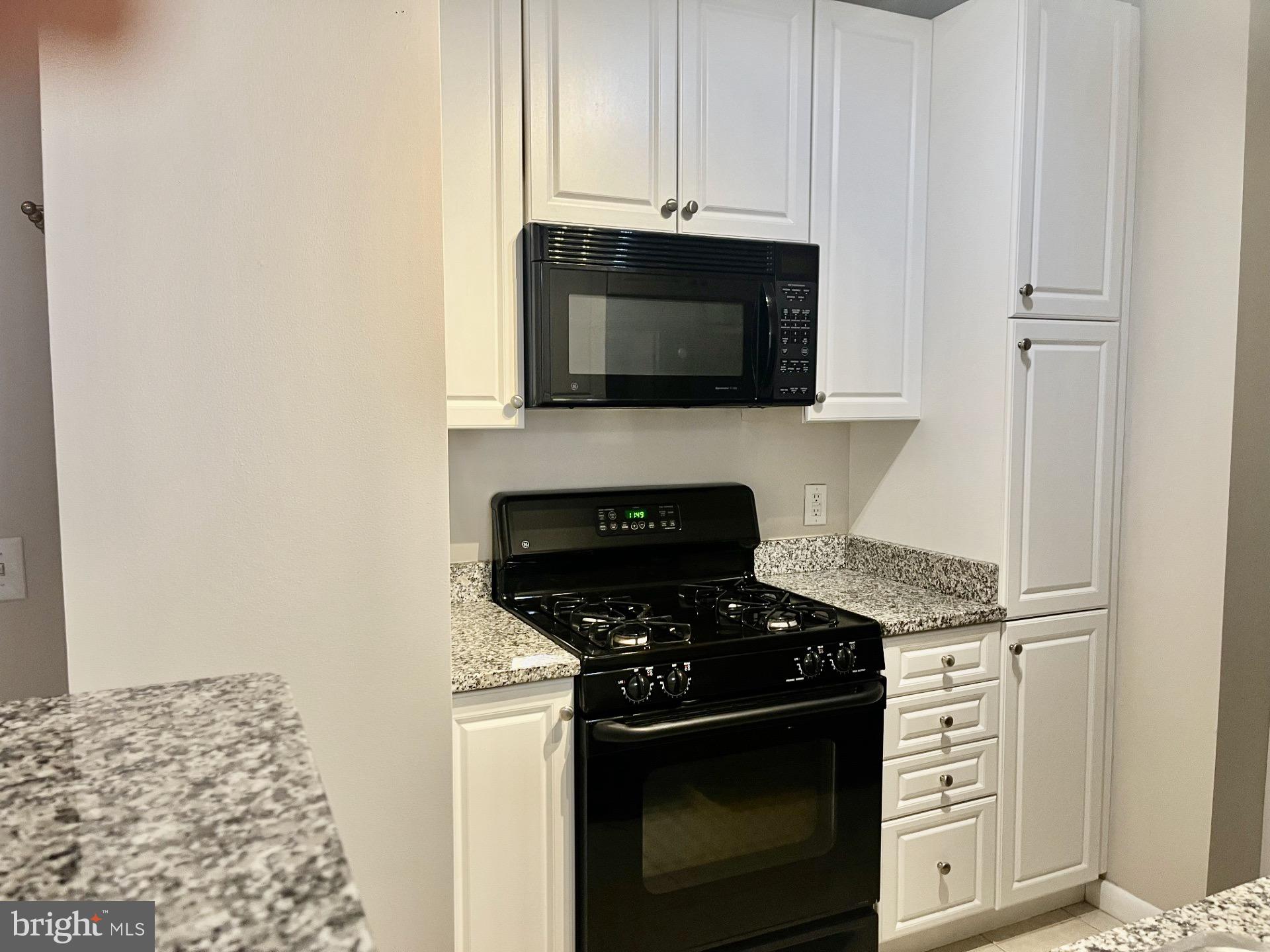 CONTINENTAL - Residential Lease