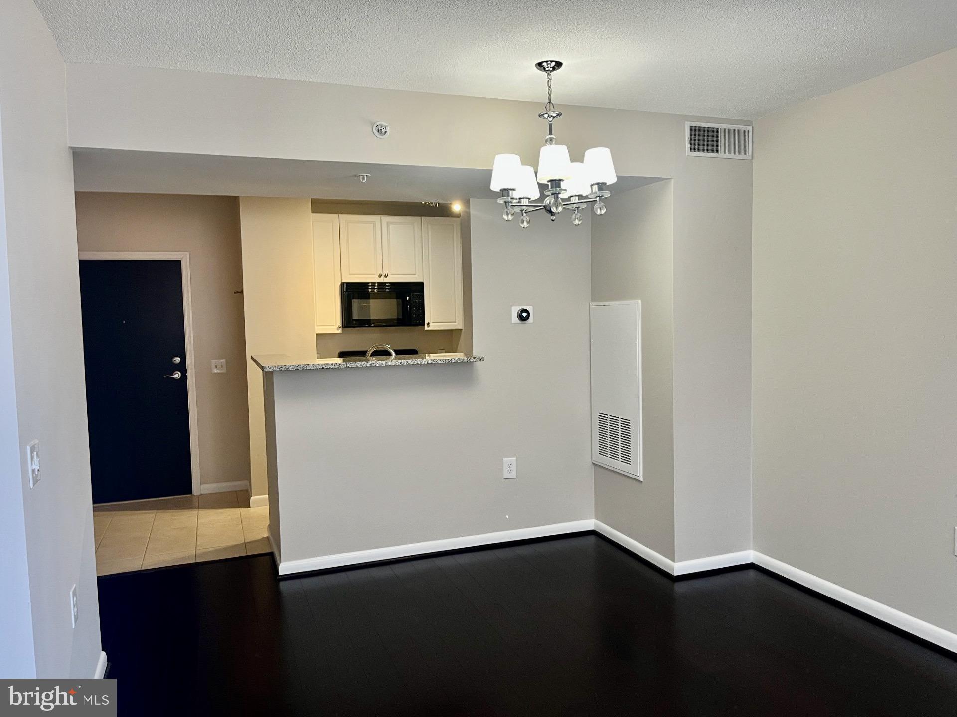 CONTINENTAL - Residential Lease