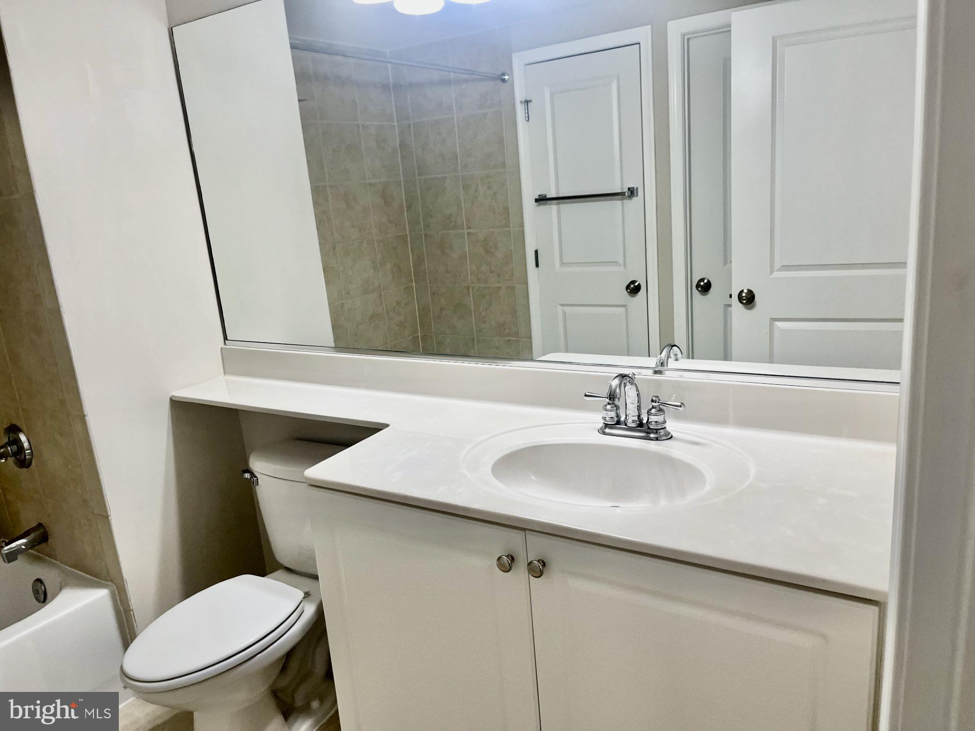 CONTINENTAL - Residential Lease