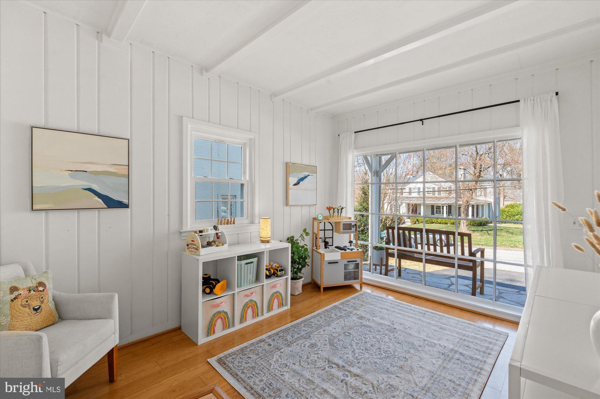 WOODACRES - Residential