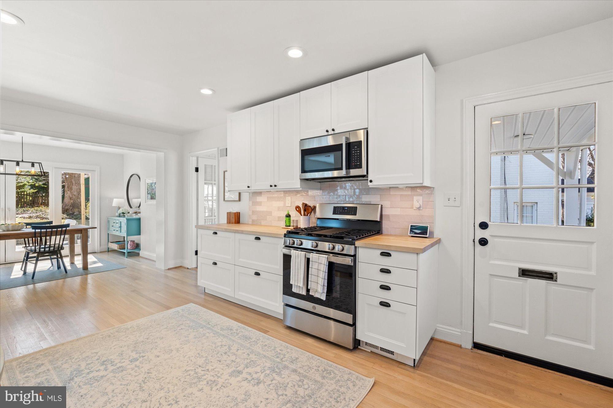 WOODACRES - Residential