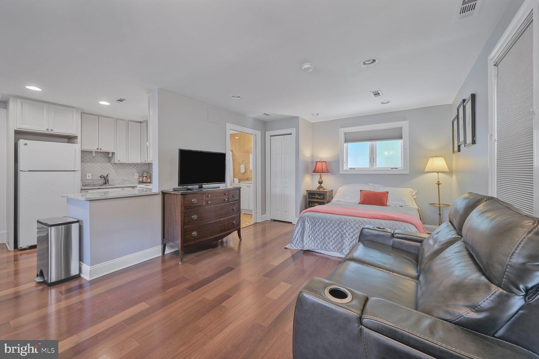 ROSEDALE PARK - Residential