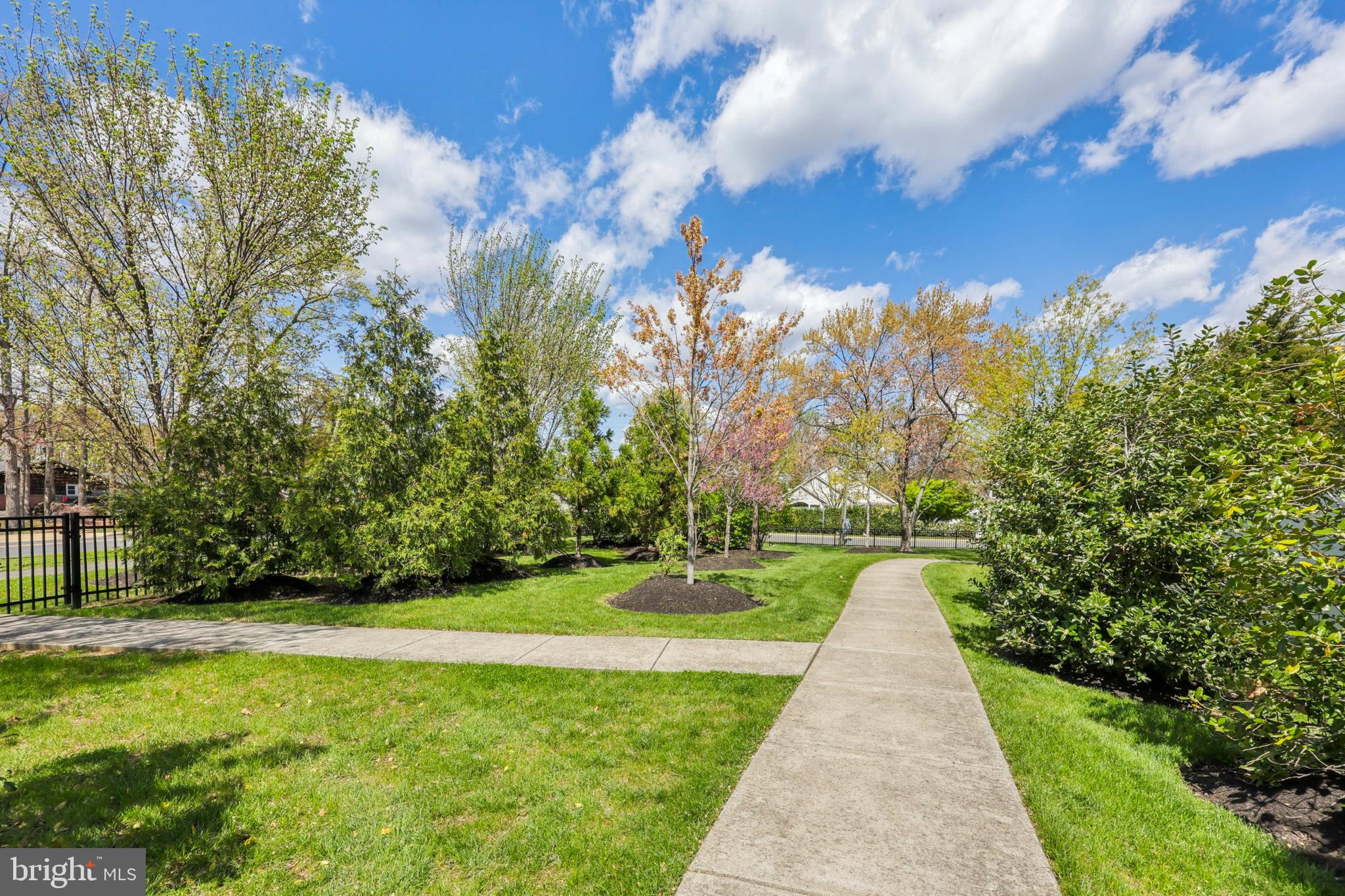 AVERY PARK - Residential