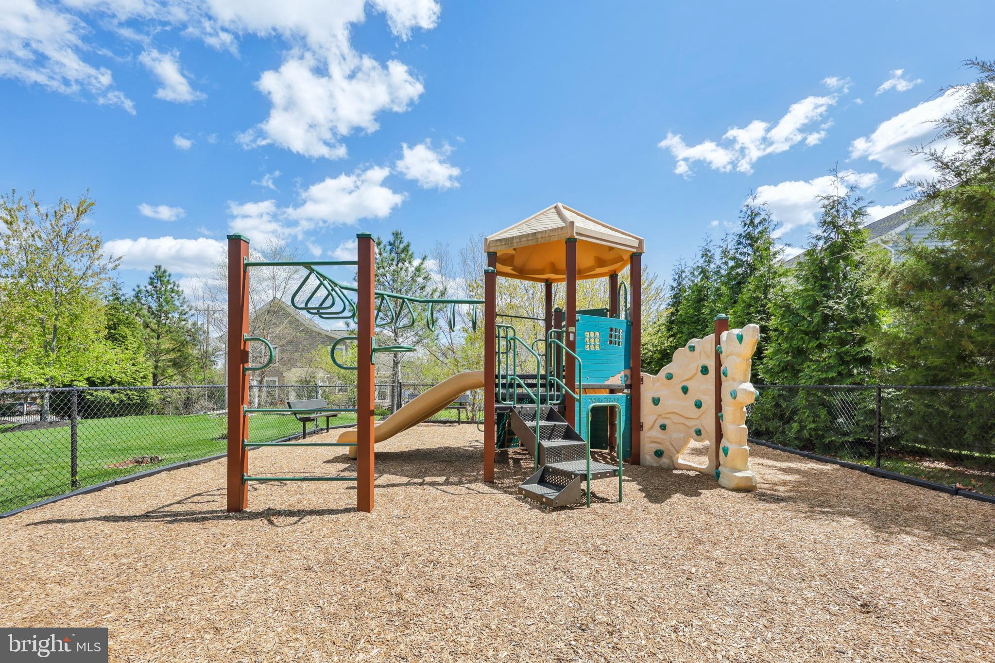 AVERY PARK - Residential