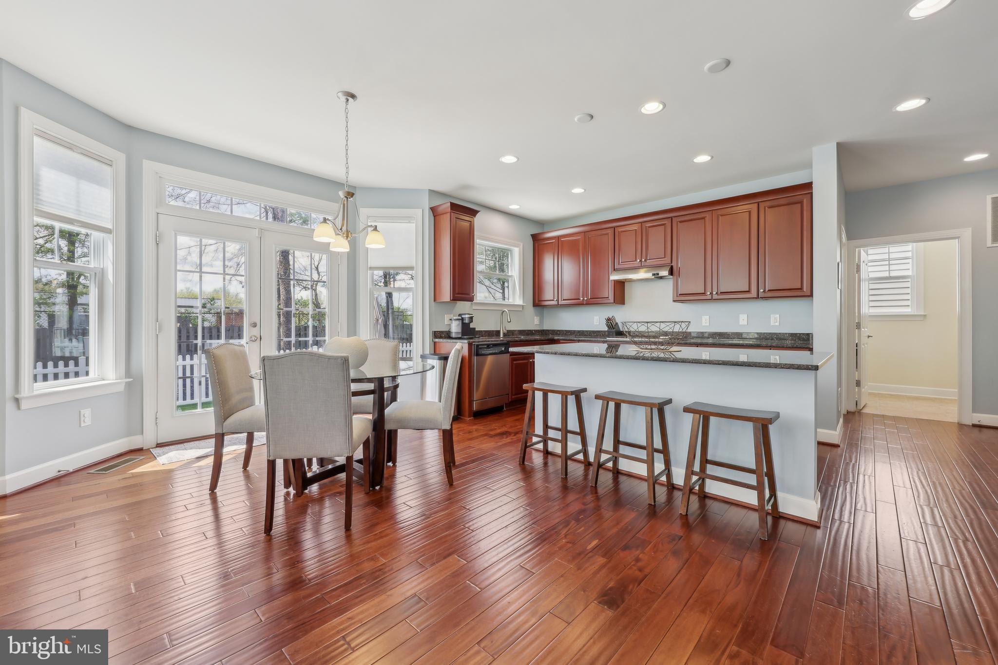 AVERY PARK - Residential