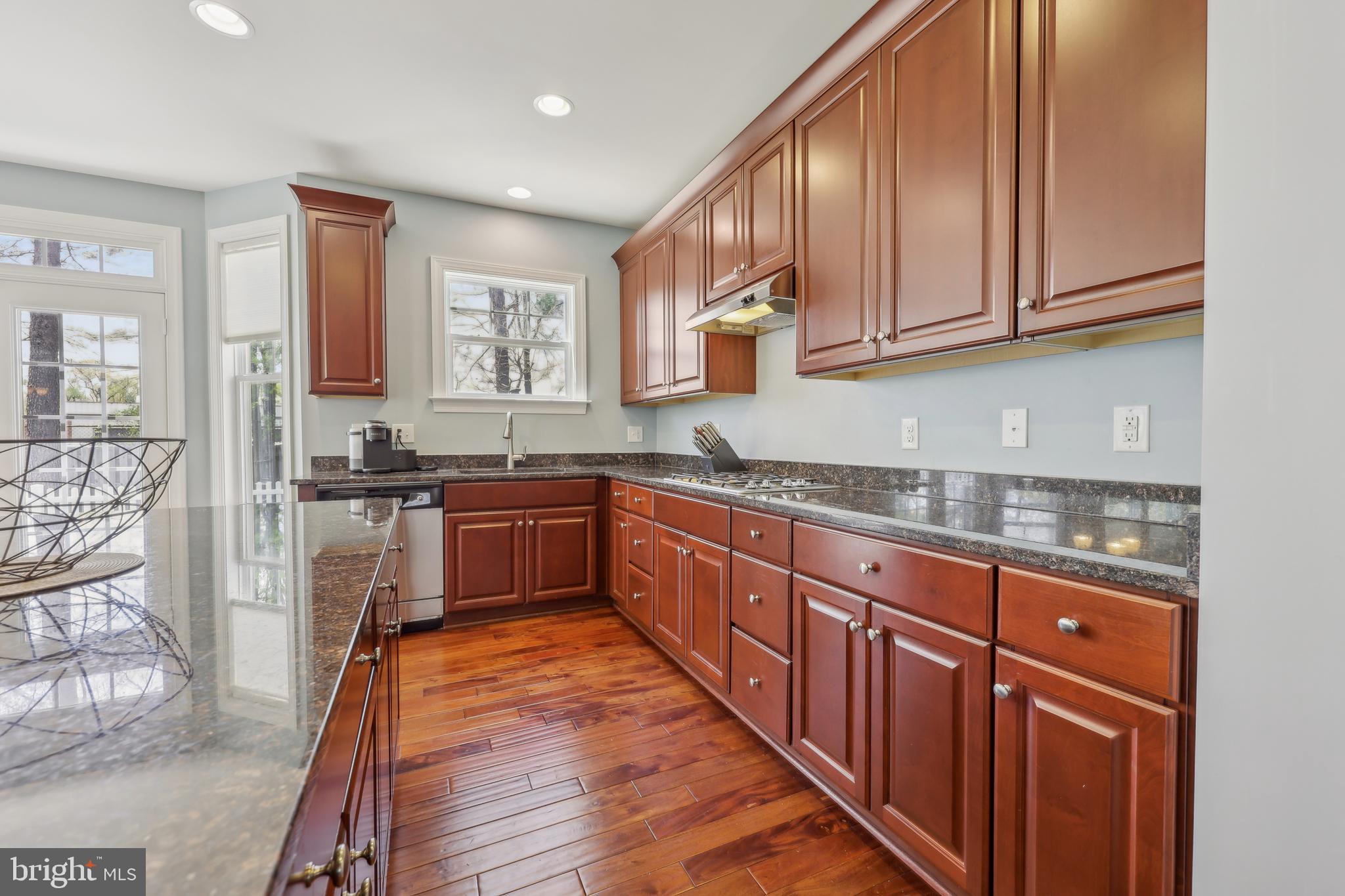 AVERY PARK - Residential