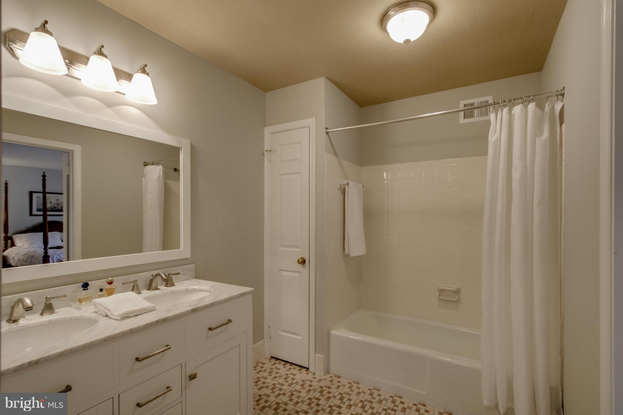 BRENTWOOD - Residential