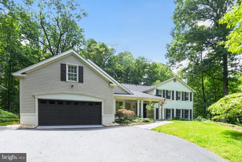 Homes For Sale - 11728 Stuart Mill Road<br/> Fairfax County, OAKTON, VA 22124