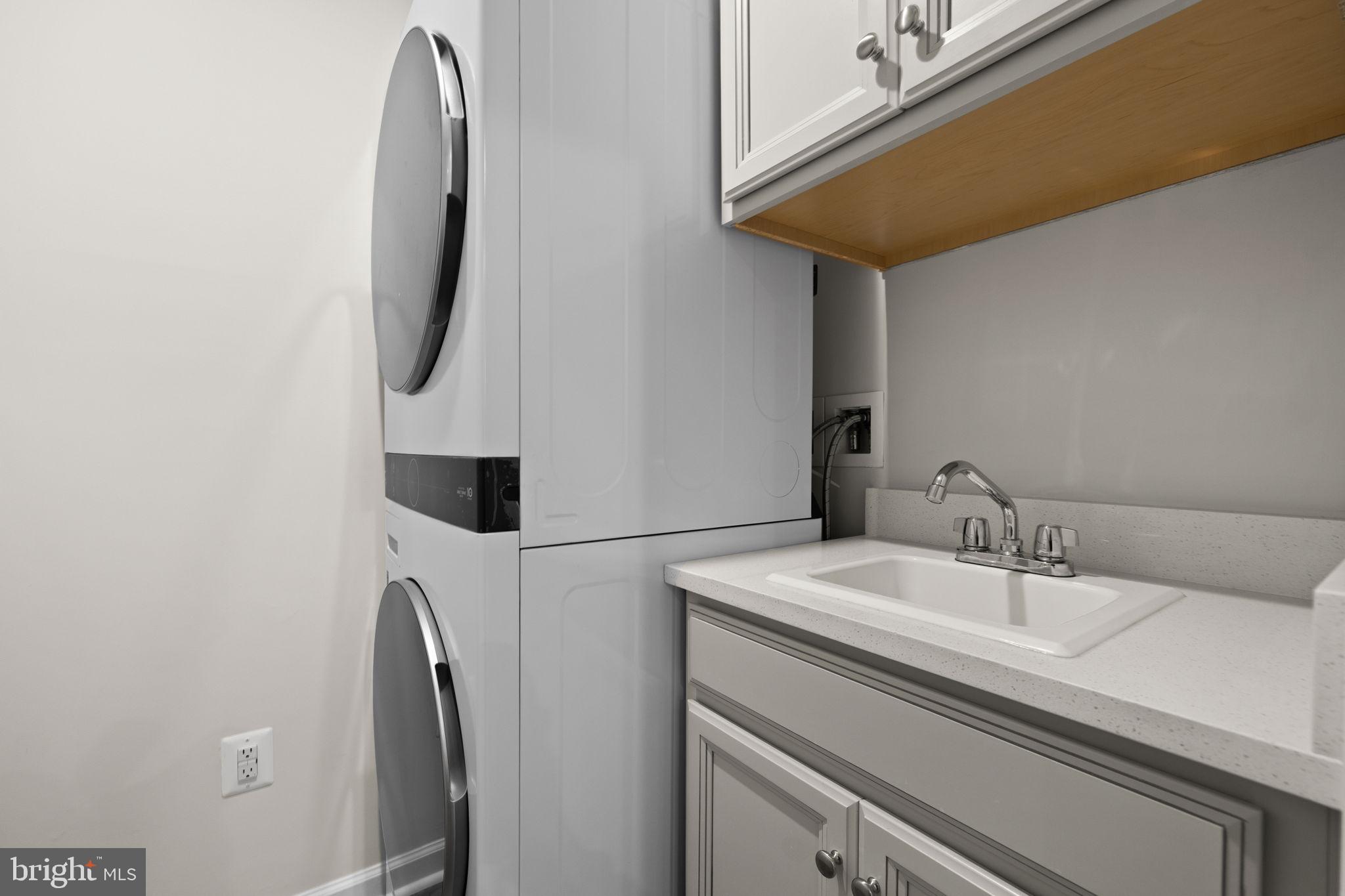 INDEPENDENCE SQUARE - Residential