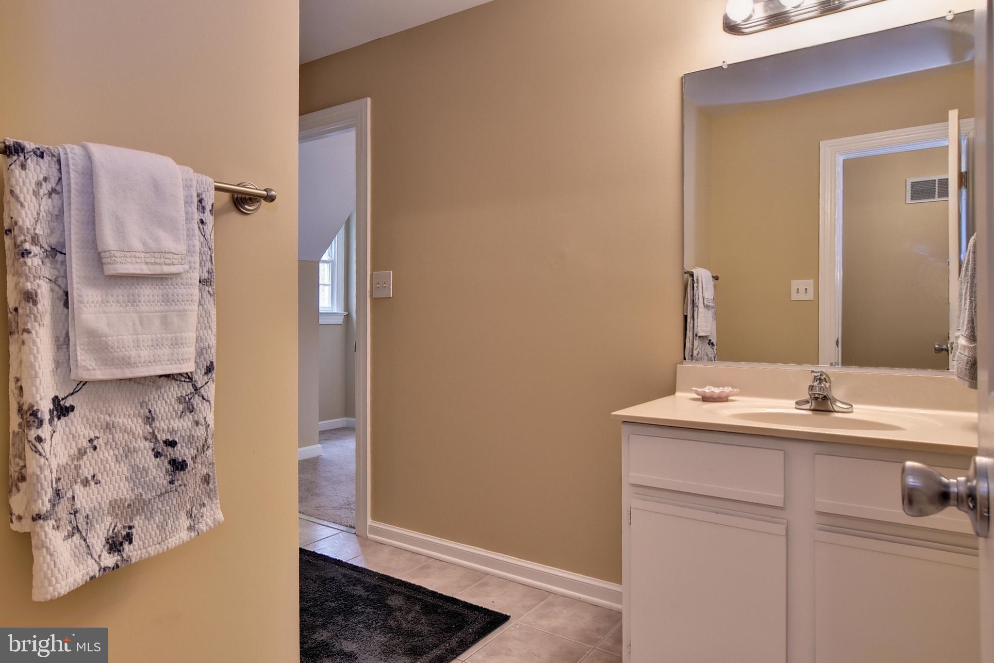 QUEENS LAKE - Residential