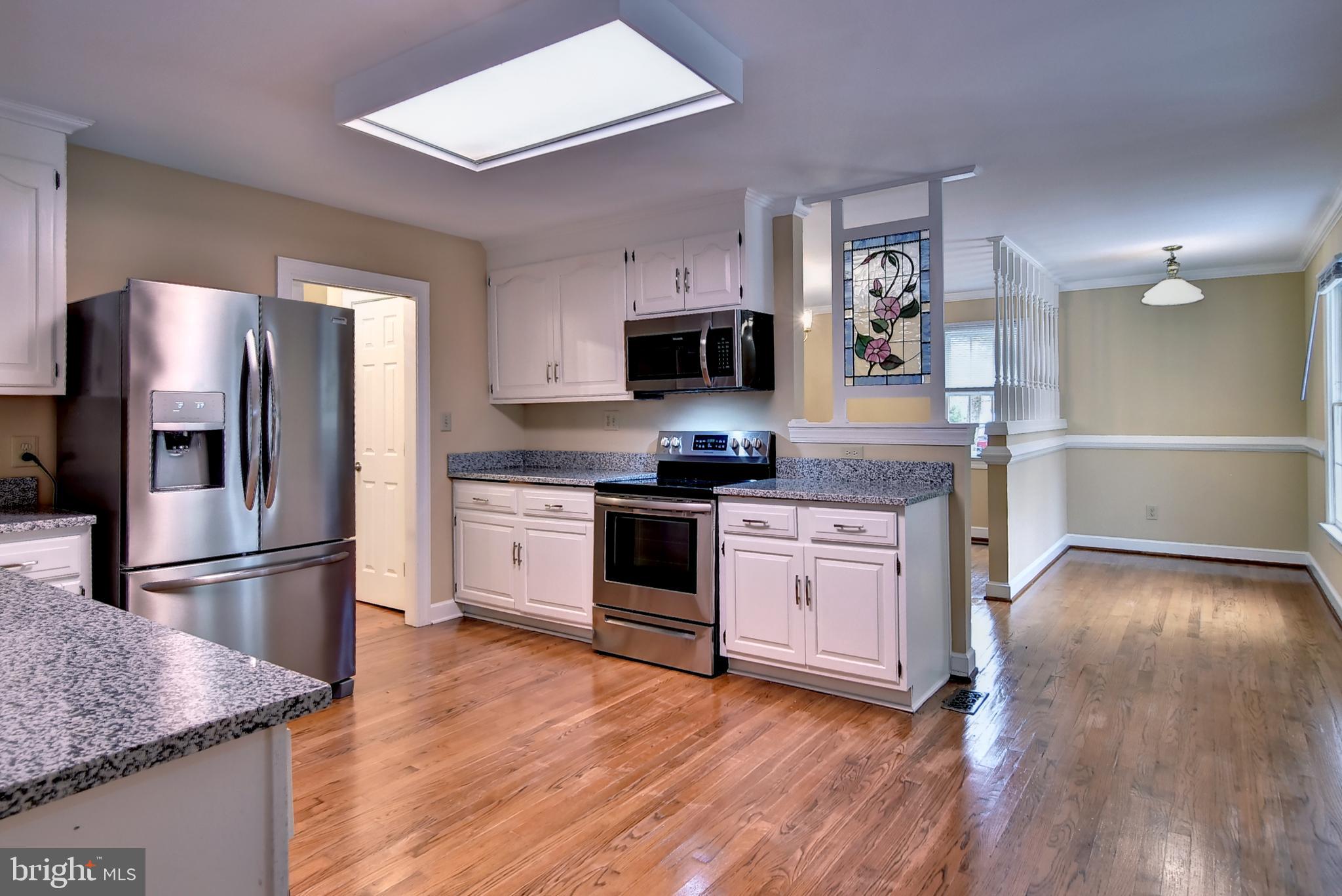 QUEENS LAKE - Residential