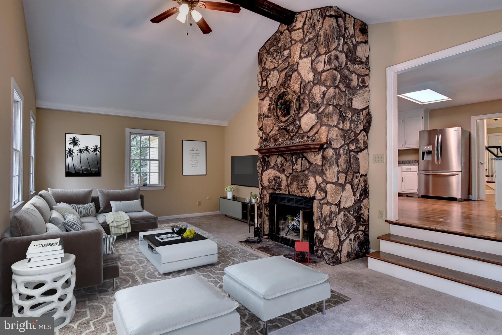 QUEENS LAKE - Residential