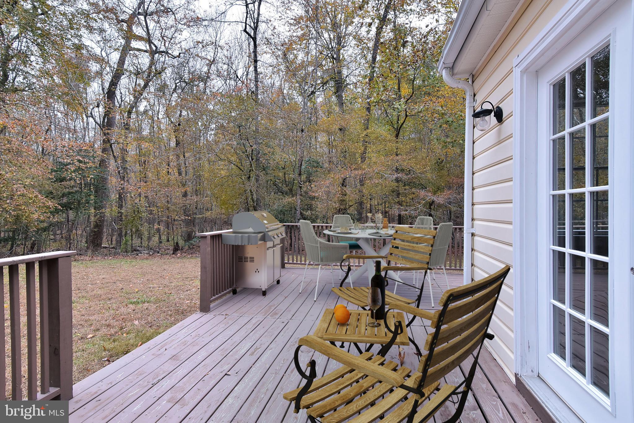 QUEENS LAKE - Residential