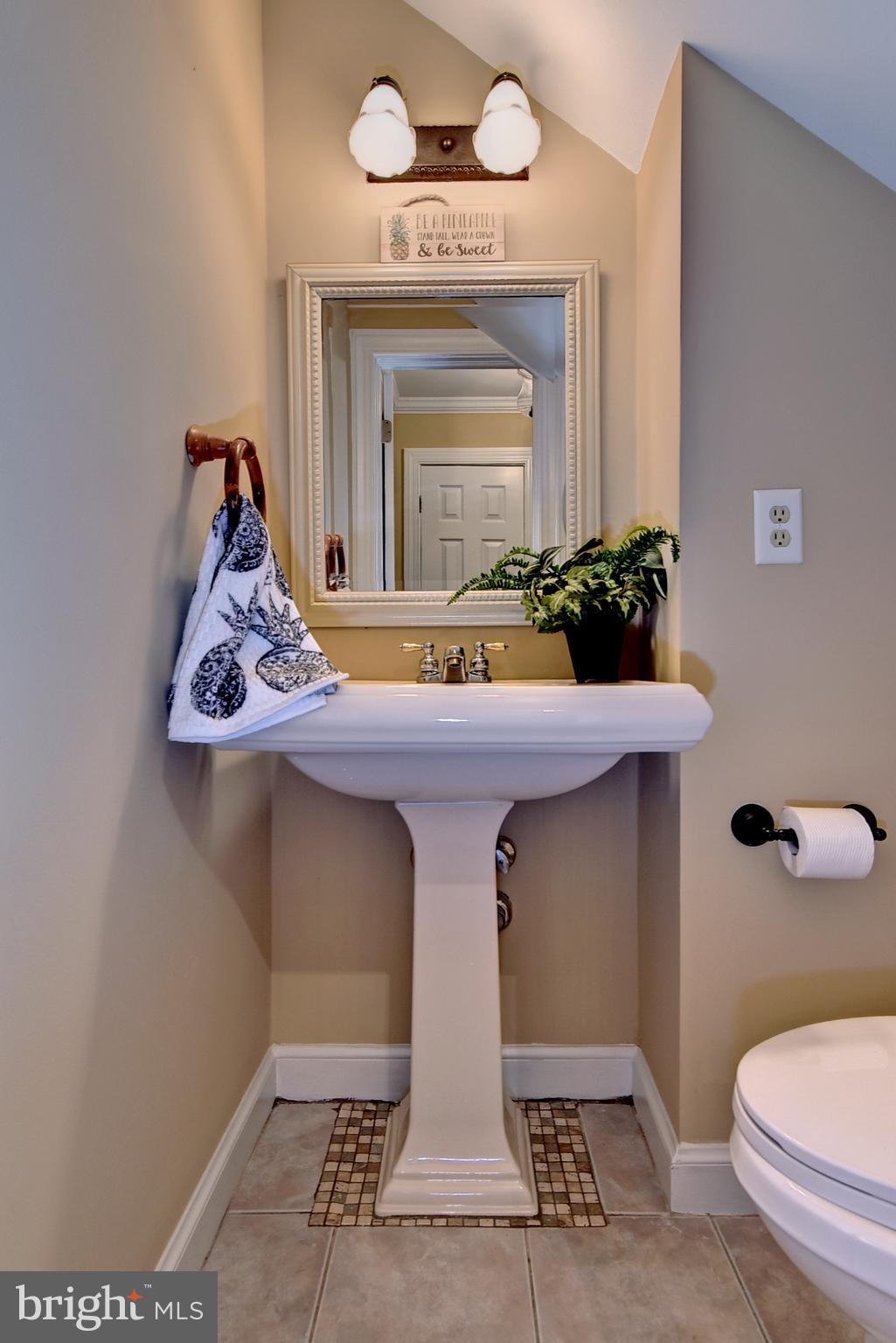 QUEENS LAKE - Residential