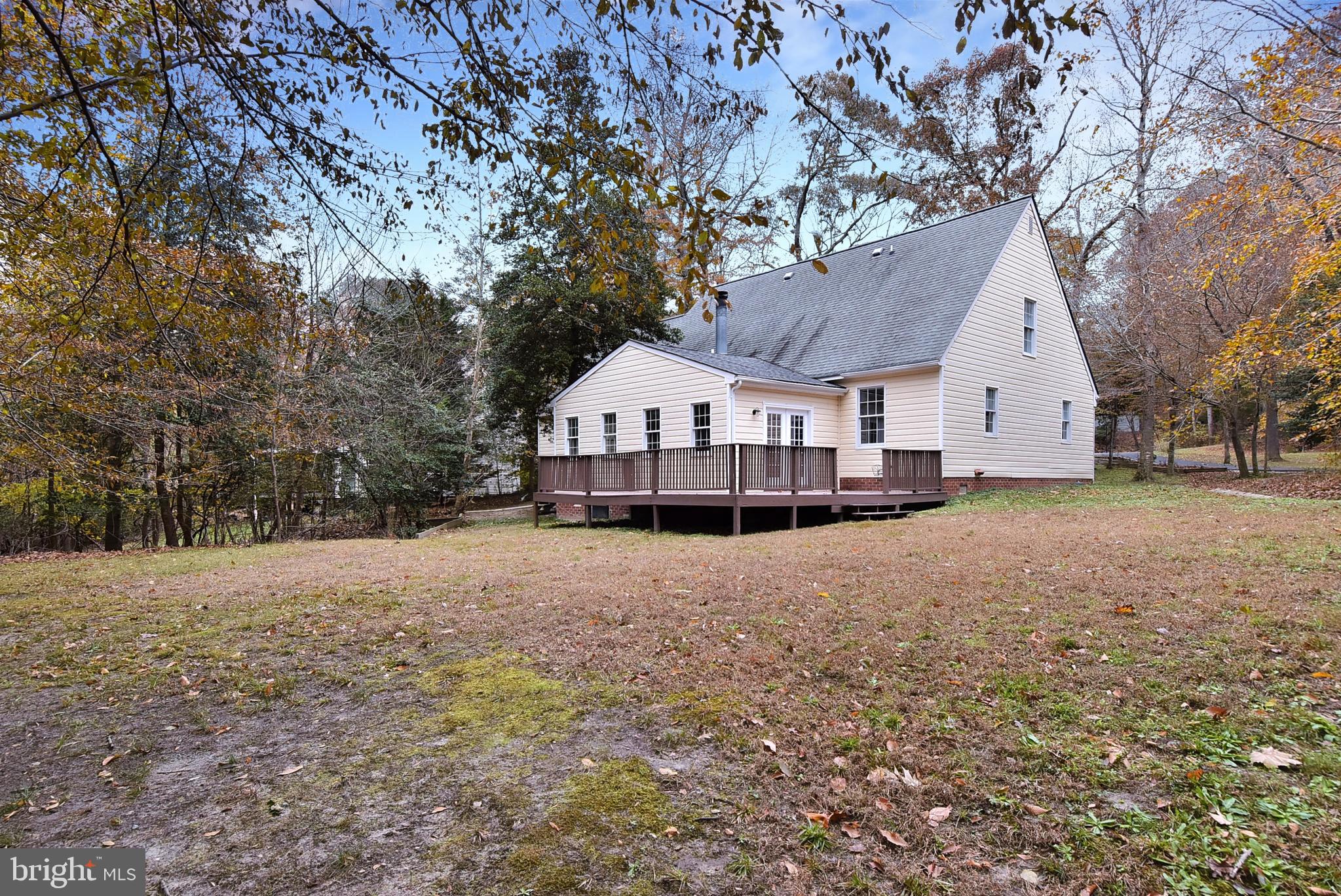 QUEENS LAKE - Residential