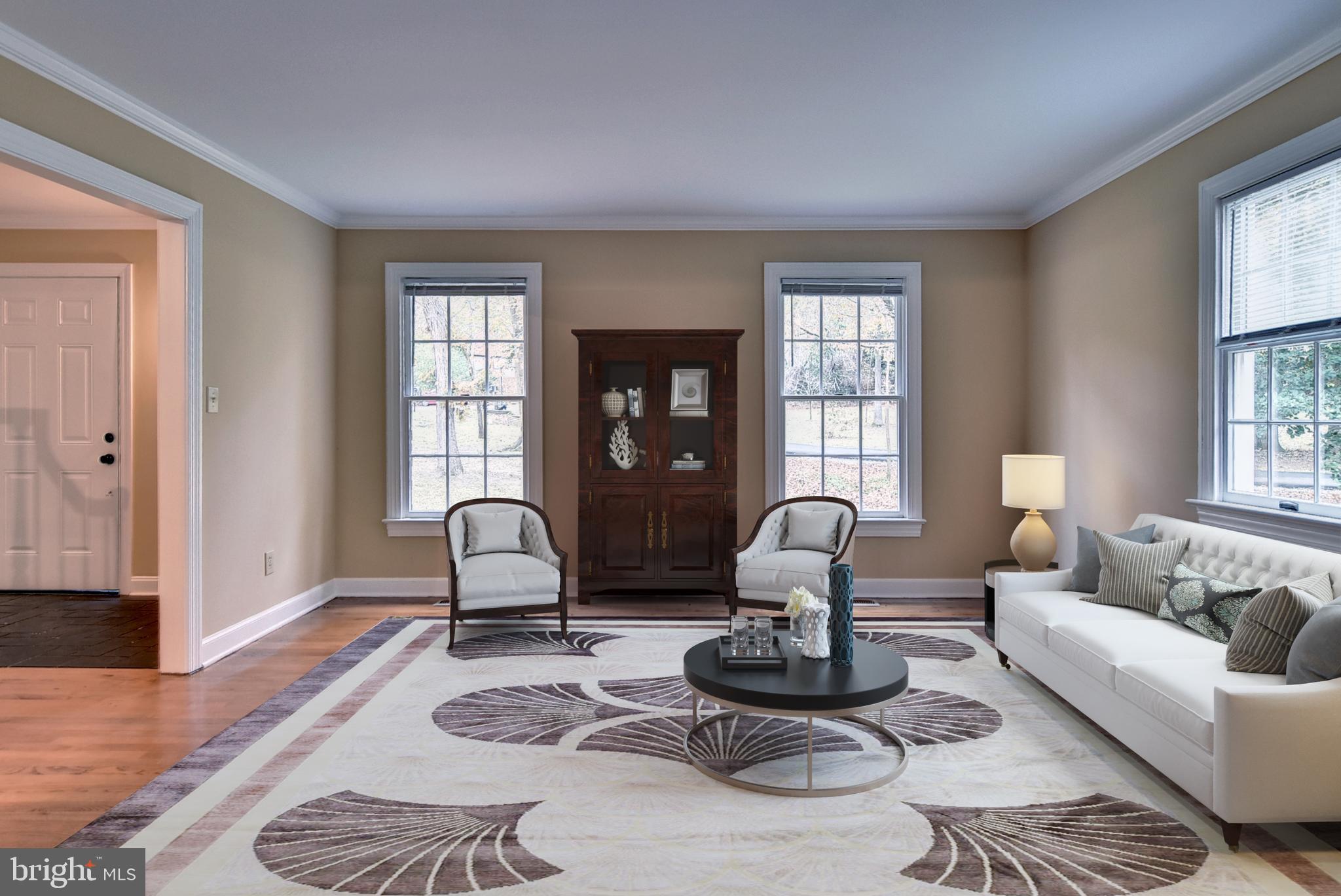 QUEENS LAKE - Residential