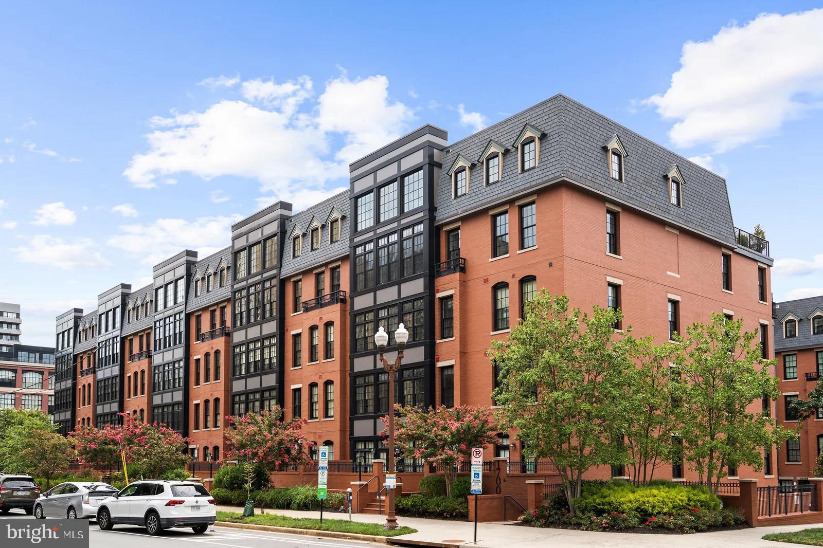1700 CLARENDON BOULEVARD 158