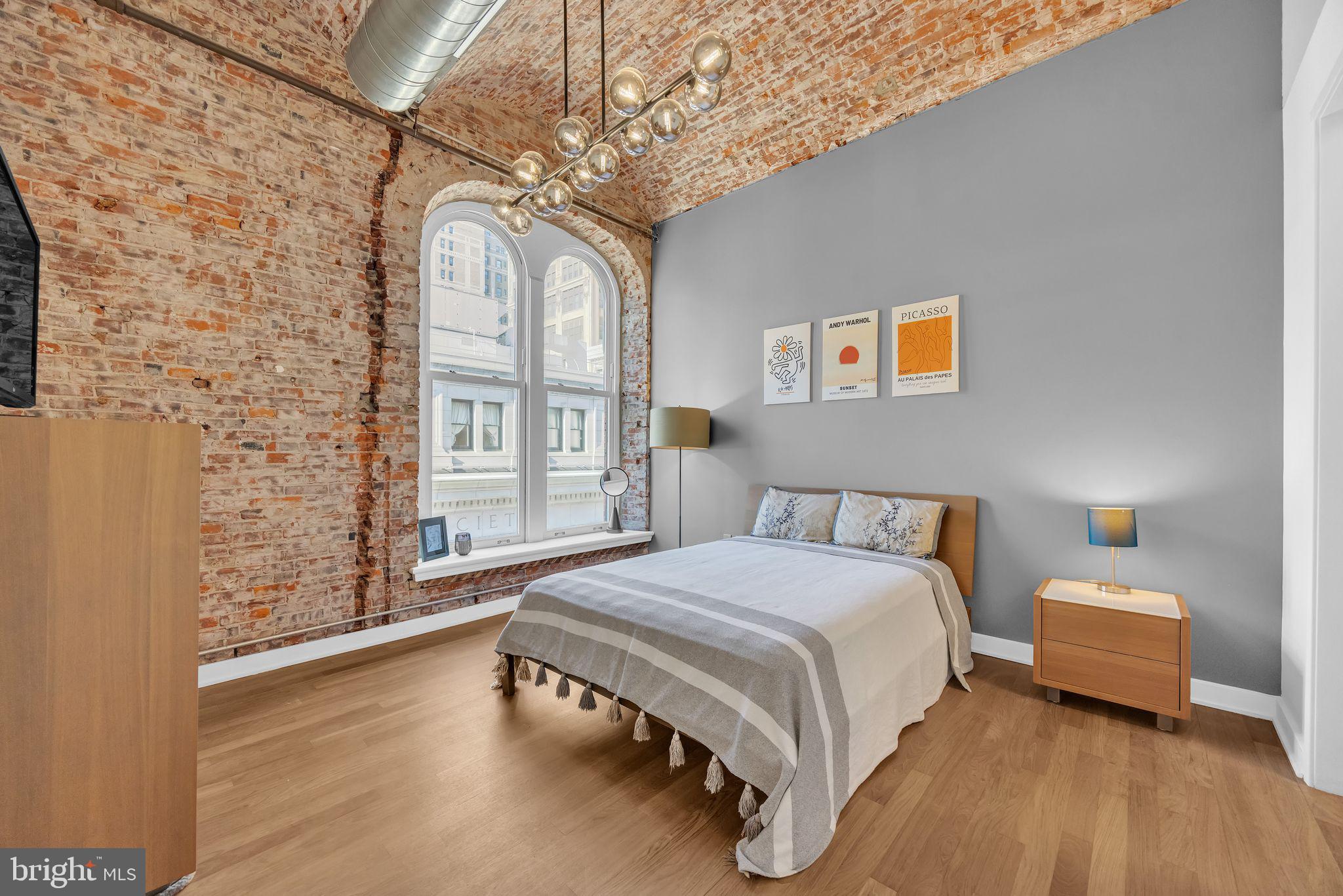 WASHINGTON SQ - Residential