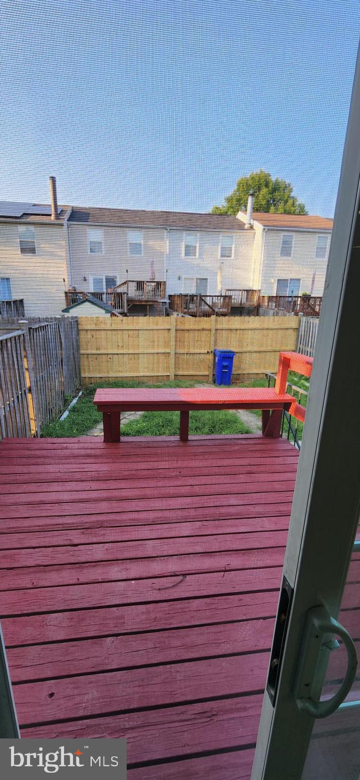 OAK POND TOWNHOU - Residential Lease