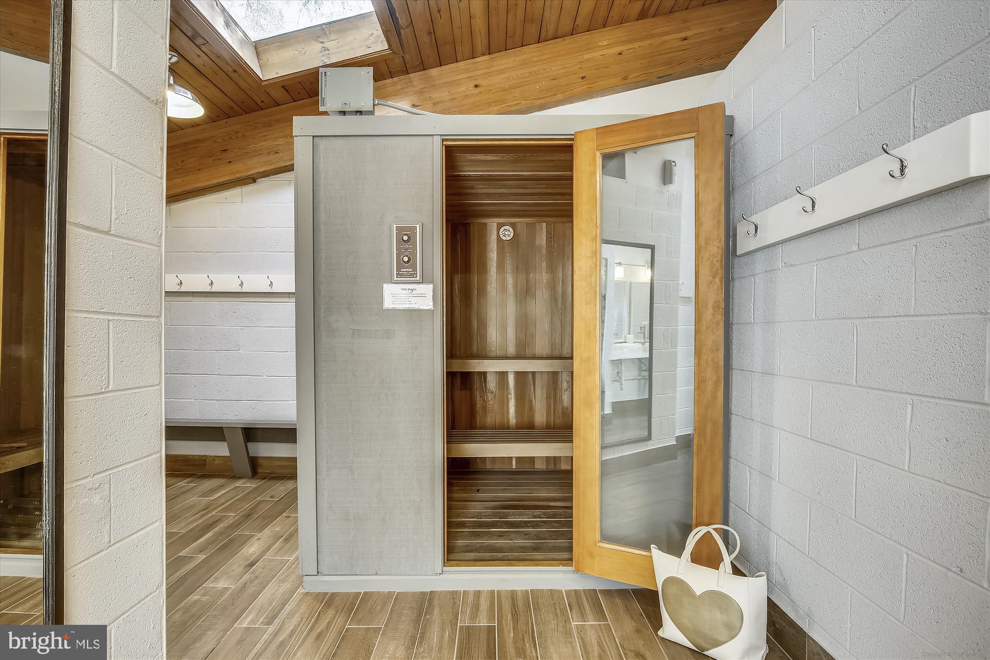 THE PLAZA - Residential