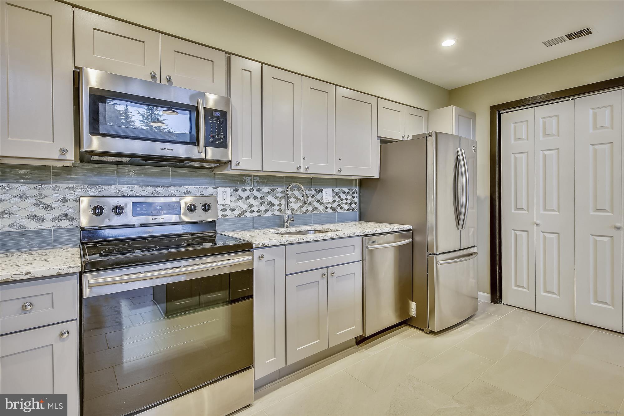 THE PLAZA - Residential