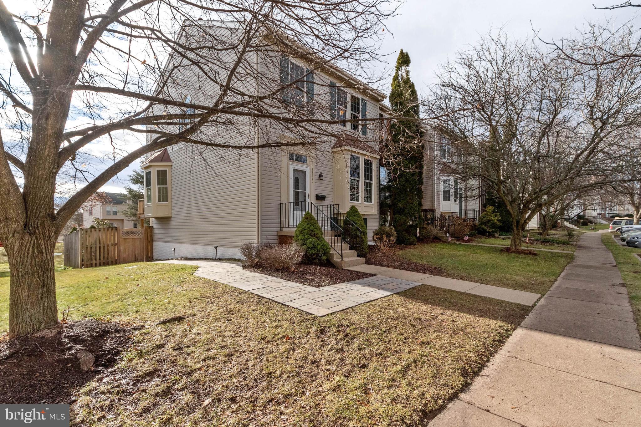 ASHBURN FARM - Residential